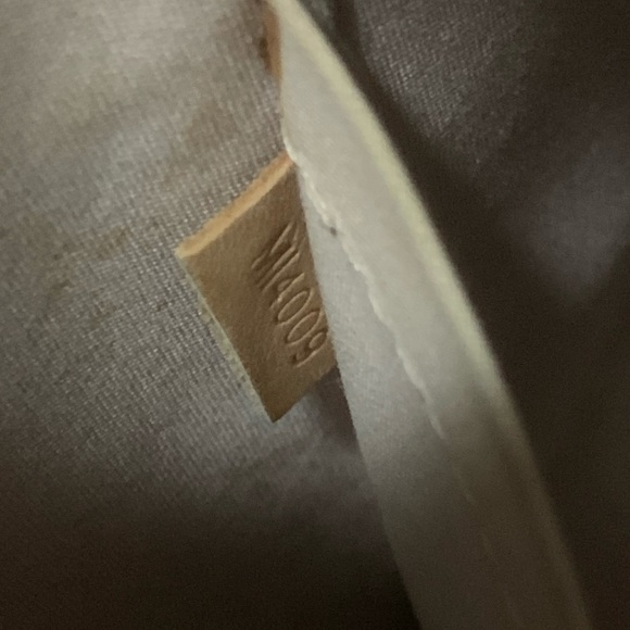 Authentic Louis Vuitton Alma GM Vernis Tan - Picture 11 of 11